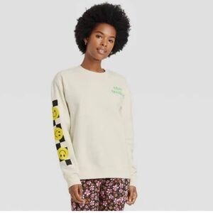 Stay smiling crew neck sweater